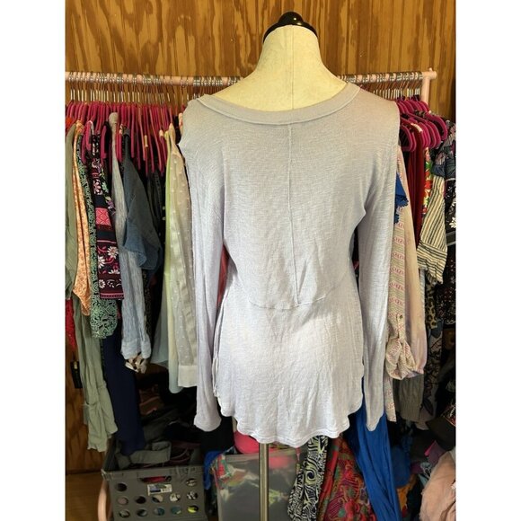 Intimately Free People Silver/Gray Long Sleeve Knit Lightweight L NWOT Raw Hem - Picture 7 of 10